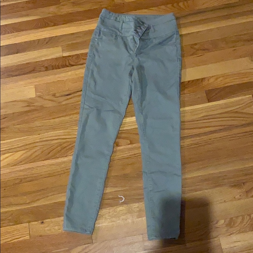 Refuge size 6 olive green high waisted pants
